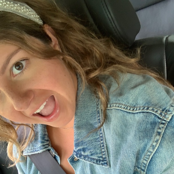 Meet your Posher, Carley - Picture 3 of 3